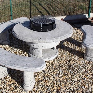 Grătar de grădină beton - Party 120 cu trei bănci