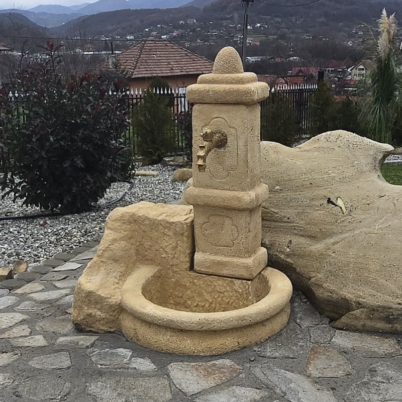 Fântână din beton pentru grădină Crotone, bej