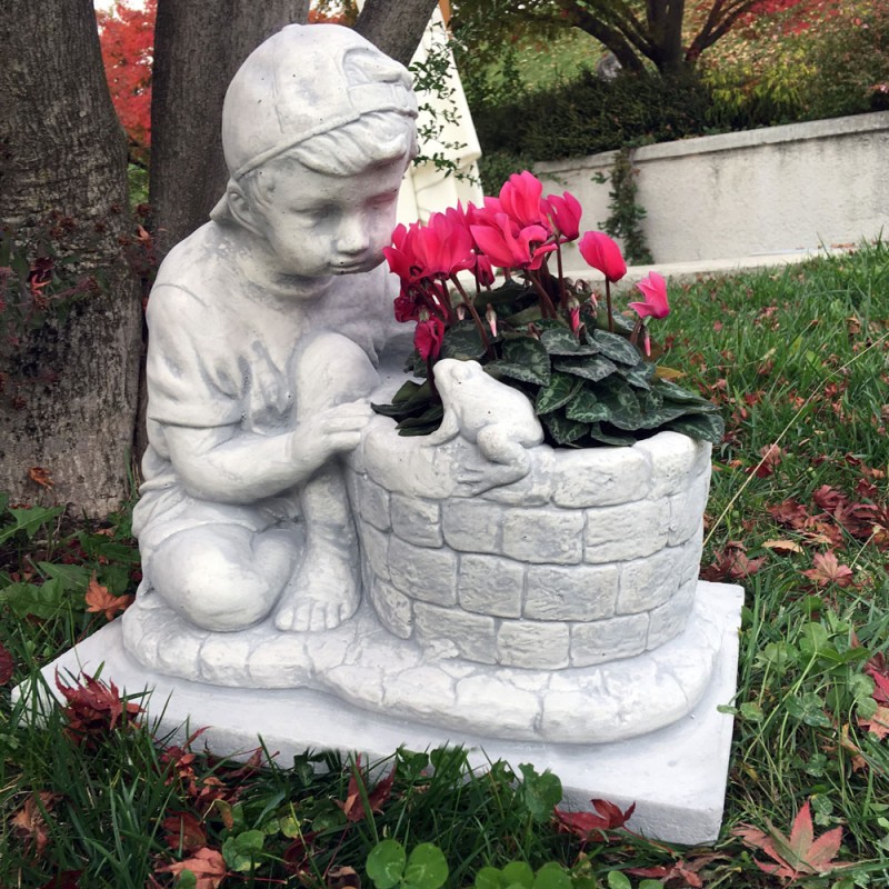 Statuie din beton pentru gradina cu suport de flori Tommy, gri